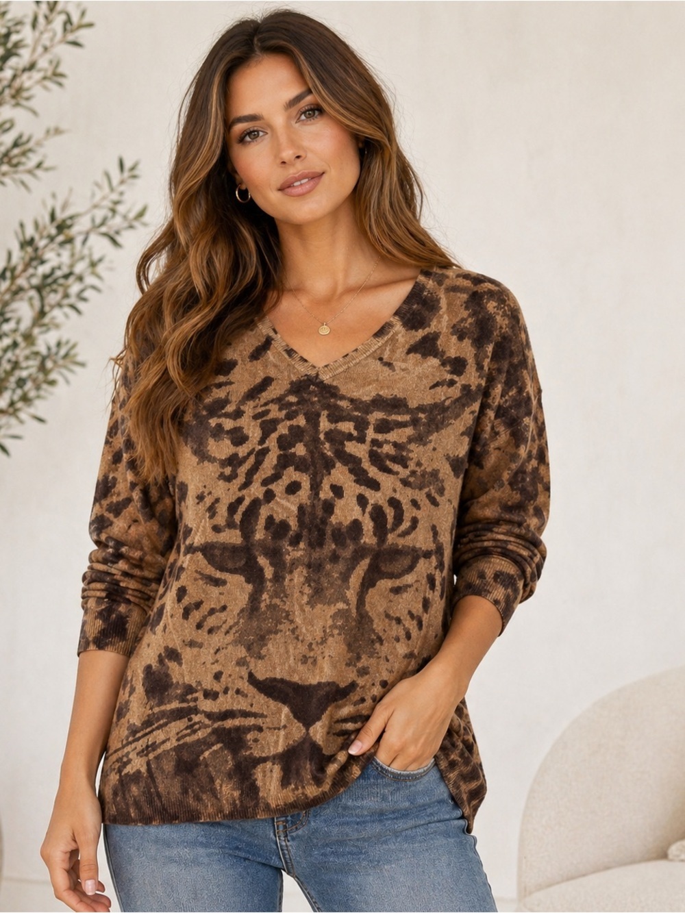 Lenny for Nina Leonard, Brown & tan Leopard Face V-Neck Pullover - sz Sm